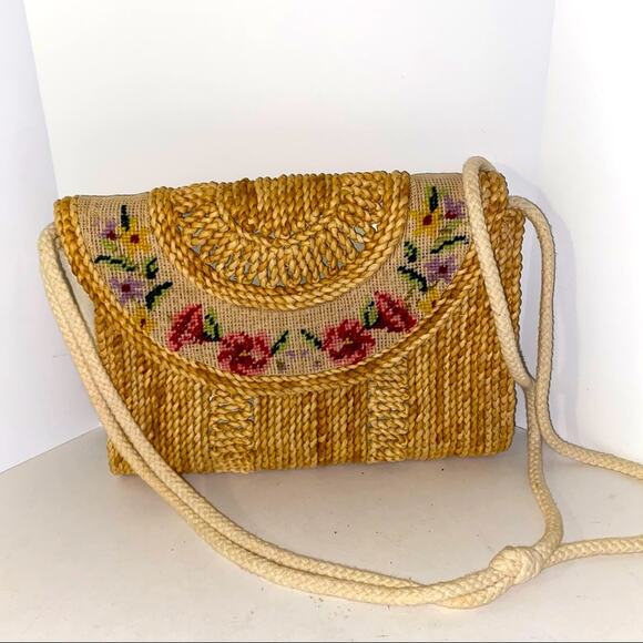 Handbags - VNTG floral embroidered straw crossbody